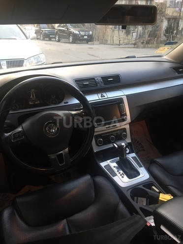 Volkswagen Passat 2009, 80,000 km - 2.0 л - Bakı