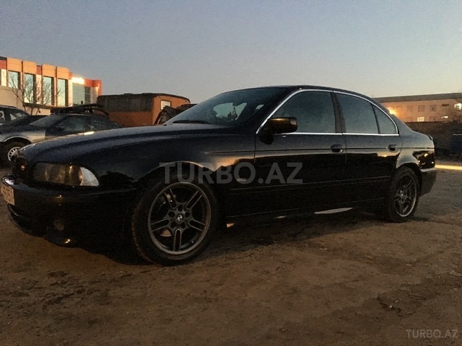 BMW 528 2001, 300,000 km - 2.8 l - Bakı
