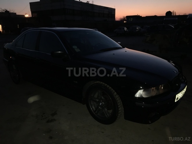 BMW 528 2001, 300,000 km - 2.8 l - Bakı