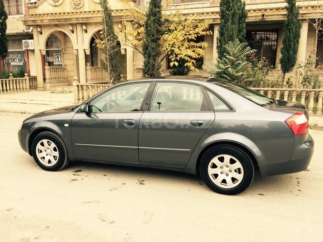 Audi A4 2001, 176,700 km - 1.8 l - Gəncə