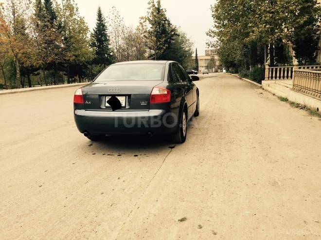 Audi A4 2001, 176,700 km - 1.8 l - Gəncə