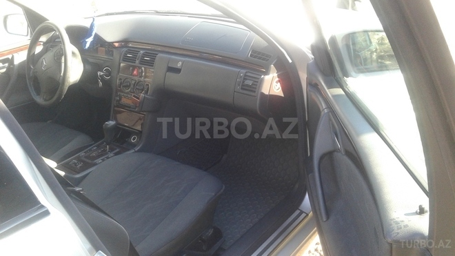 Mercedes E 270 2000, 220,000 km - 1.7 l - İmişli
