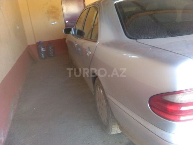 Mercedes E 270 2000, 220,000 km - 1.7 l - İmişli