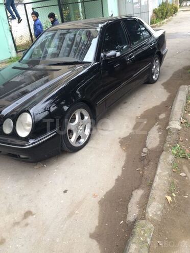 Mercedes E 280 2000, 221,107 km - 2.8 l - Bakı