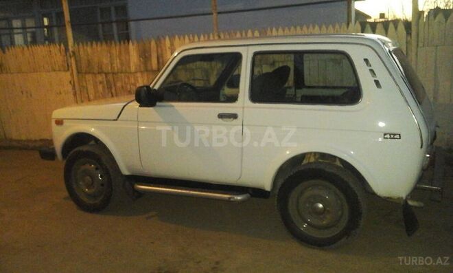 LADA (VAZ) Niva 1984, 120,000 km - 1.6 l - Salyan