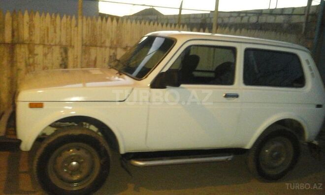 LADA (VAZ) Niva 1984, 120,000 km - 1.6 l - Salyan