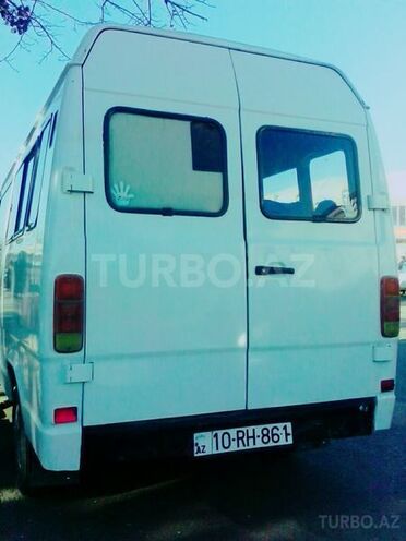 Mercedes 208 D 1995, 120,000 km - 1.0 l - Samux