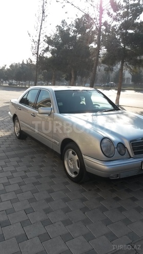 Mercedes E 220 1997, 25,000 km - 2.2 l - Sumqayıt