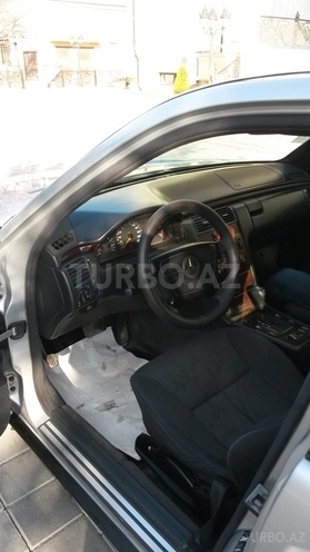 Mercedes E 220 1997, 25,000 km - 2.2 l - Sumqayıt