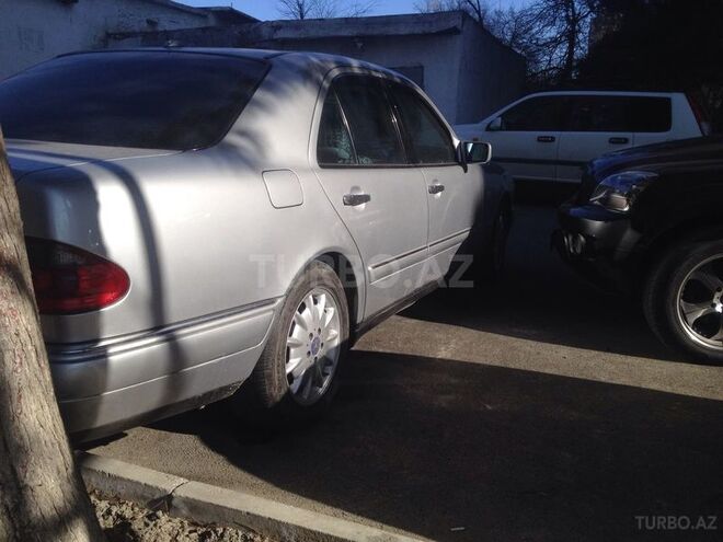 Mercedes E 240 1998, 326,000 km - 2.4 л - Bakı