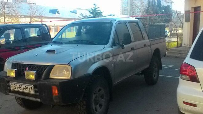Mitsubishi L200 2004, 500,000 km - 2.5 l - Bakı