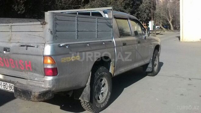 Mitsubishi L200 2004, 500,000 km - 2.5 l - Bakı