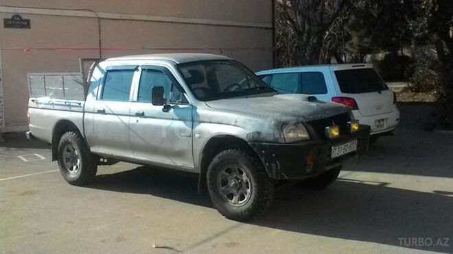 Mitsubishi L200 2004, 500,000 km - 2.5 l - Bakı