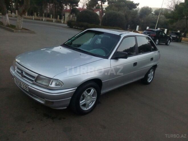 Opel Astra 1993, 350,246 km - 1.6 л - Bakı