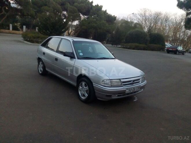 Opel Astra 1993, 350,246 km - 1.6 л - Bakı