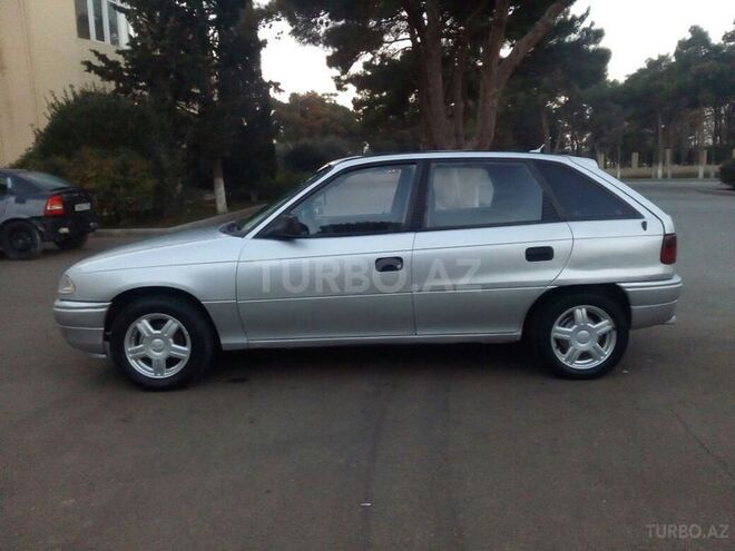 Opel Astra 1993, 350,246 km - 1.6 л - Bakı