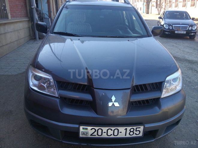 Mitsubishi Outlander 2006, 185,000 km - 2.4 l - Gəncə