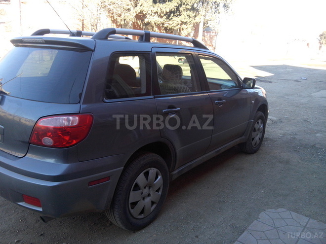 Mitsubishi Outlander 2006, 185,000 km - 2.4 l - Gəncə