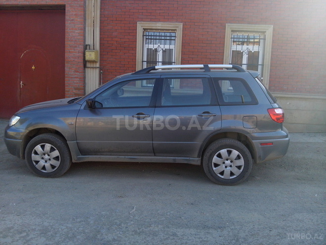Mitsubishi Outlander 2006, 185,000 km - 2.4 l - Gəncə