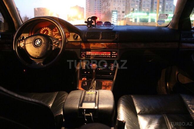 BMW 525 2000, 200,000 km - 2.5 l - Bakı