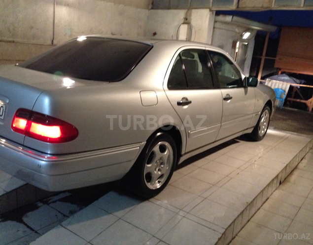 Mercedes E 240 1998, 253,000 km - 2.4 l - Bakı