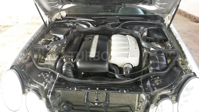 Mercedes E 220 2003, 400,000 km - 2.2 л - Saatlı