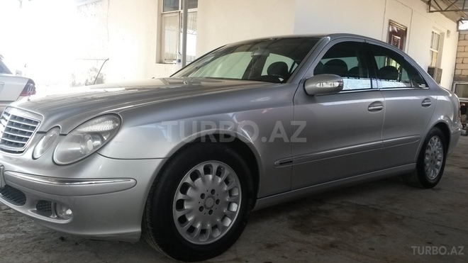 Mercedes E 220 2003, 400,000 km - 2.2 л - Saatlı