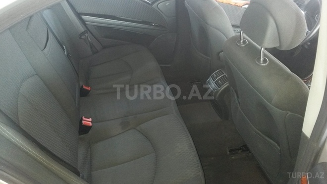 Mercedes E 220 2003, 400,000 km - 2.2 л - Saatlı