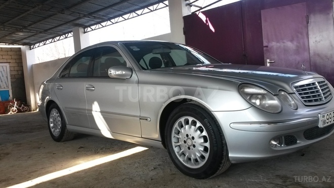 Mercedes E 220 2003, 400,000 km - 2.2 л - Saatlı