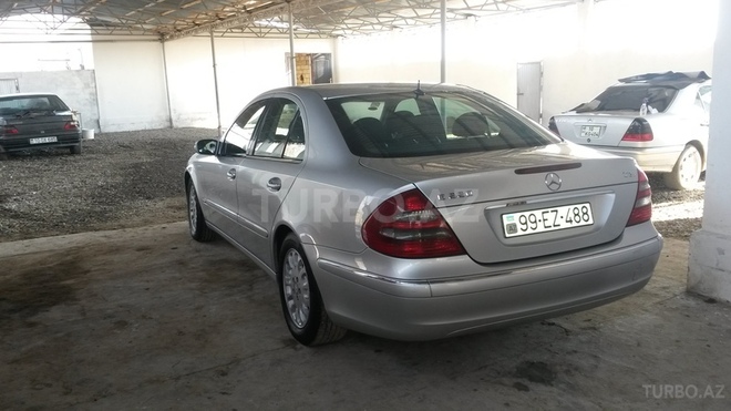 Mercedes E 220 2003, 400,000 km - 2.2 л - Saatlı