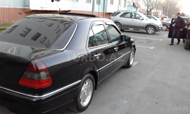 Mercedes C 230 1998, 290,000 km - 2.3 l - Sumqayıt