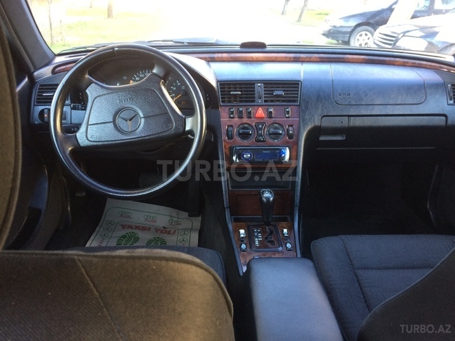 Mercedes C 200 1998, 293,000 km - 2.0 л - Bakı