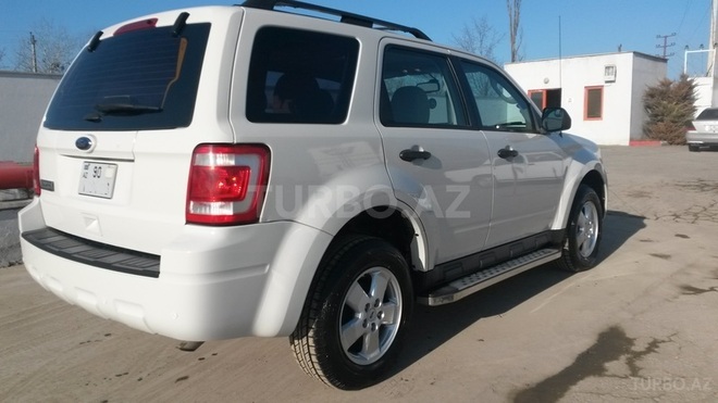 Ford Escape 2011, 78,000 km - 2.4 l - Xudat
