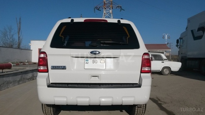 Ford Escape 2011, 78,000 km - 2.4 l - Xudat