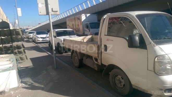 Kia Bongo 2004, 270,000 km - 2.7 l - Bakı