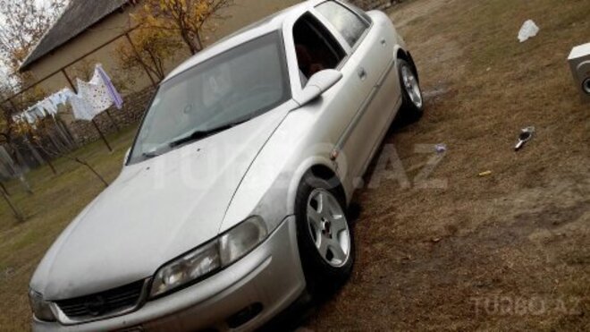Opel Vectra 1998, 292,321 km - 1.6 l - Zaqatala