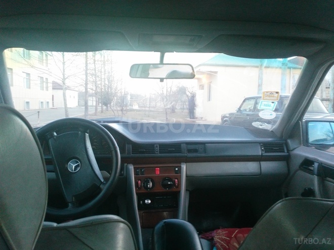 Mercedes E 250 1990, 99,999 km - 2.5 л - Tərtər