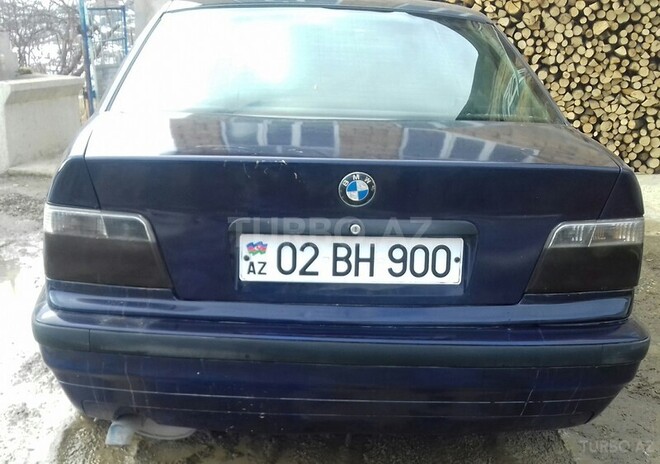 BMW 325 1995, 386,255 km - 2.5 l - Qusar
