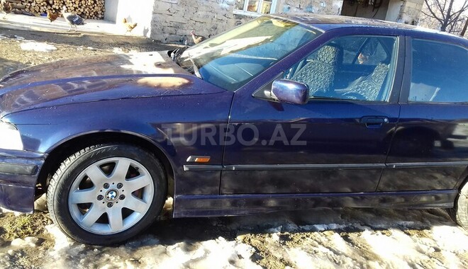 BMW 325 1995, 386,255 km - 2.5 l - Qusar