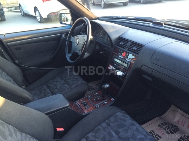 Mercedes C 200 1999, 146,268 km - 2.0 l - Bakı