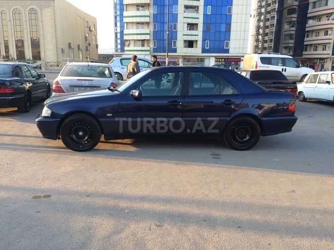Mercedes C 200 1999, 146,268 km - 2.0 l - Bakı
