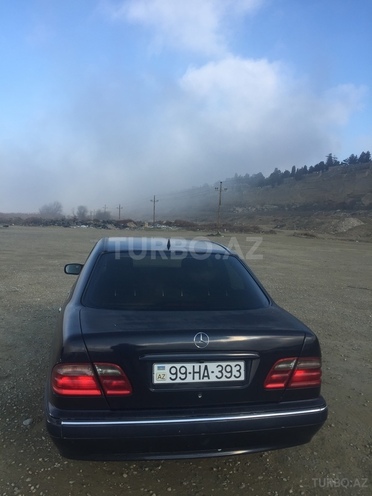 Mercedes E 220 2002, 269,000 km - 2.2 l - Bakı