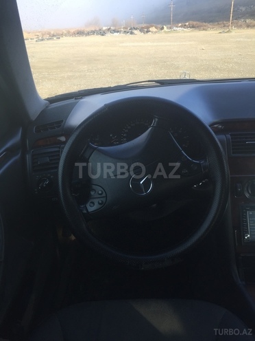 Mercedes E 220 2002, 269,000 km - 2.2 l - Bakı