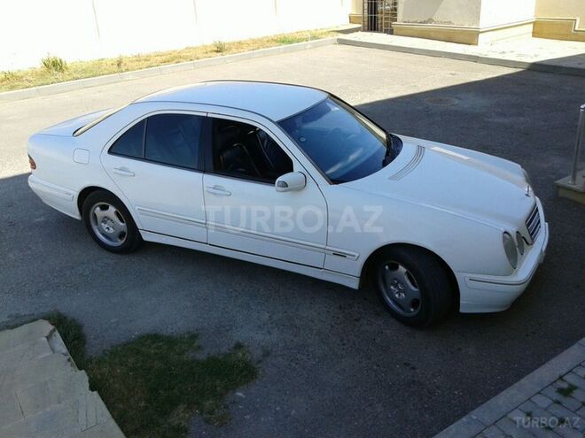 Mercedes E 220 2001, 288,186 km - 2.2 l - Bakı