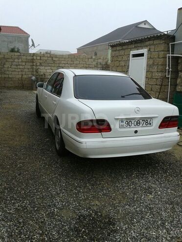 Mercedes E 220 2001, 288,186 km - 2.2 l - Bakı
