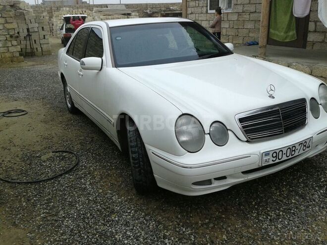 Mercedes E 220 2001, 288,186 km - 2.2 l - Bakı