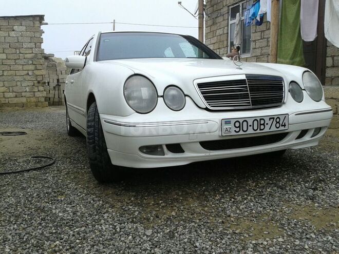 Mercedes E 220 2001, 288,186 km - 2.2 l - Bakı