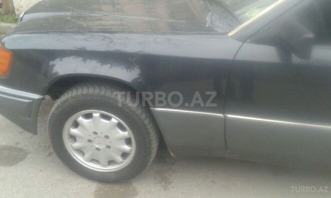 Mercedes E 280 1993, 200,000 km - 2.8 l - Bakı