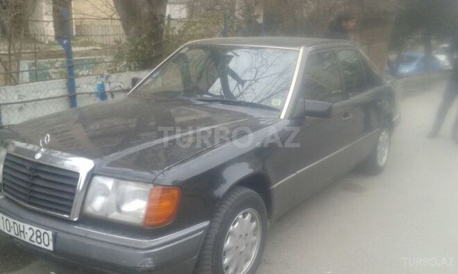 Mercedes E 280 1993, 200,000 km - 2.8 l - Bakı