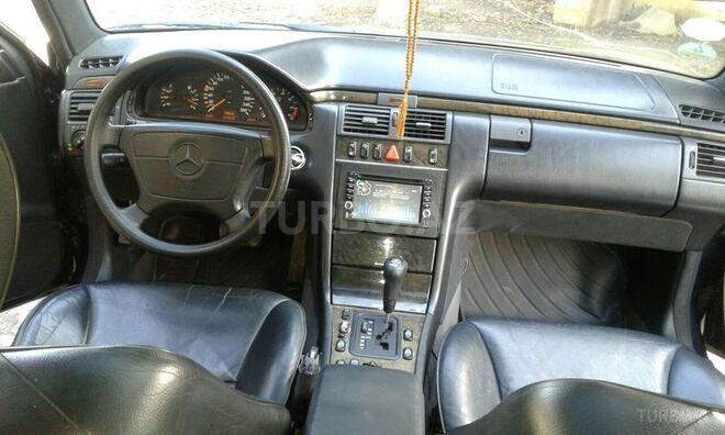Mercedes E 320 1997, 320,000 km - 3.2 l - Bakı